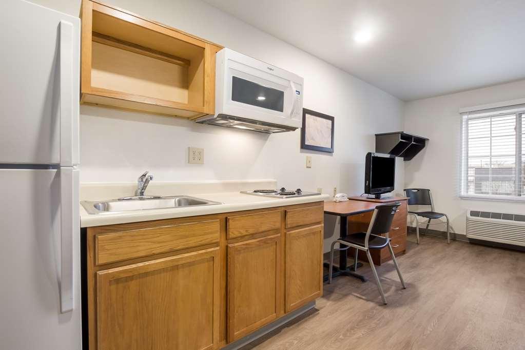 Extended Stay America Select Suites - Indianapolis - West 에이본 객실 사진