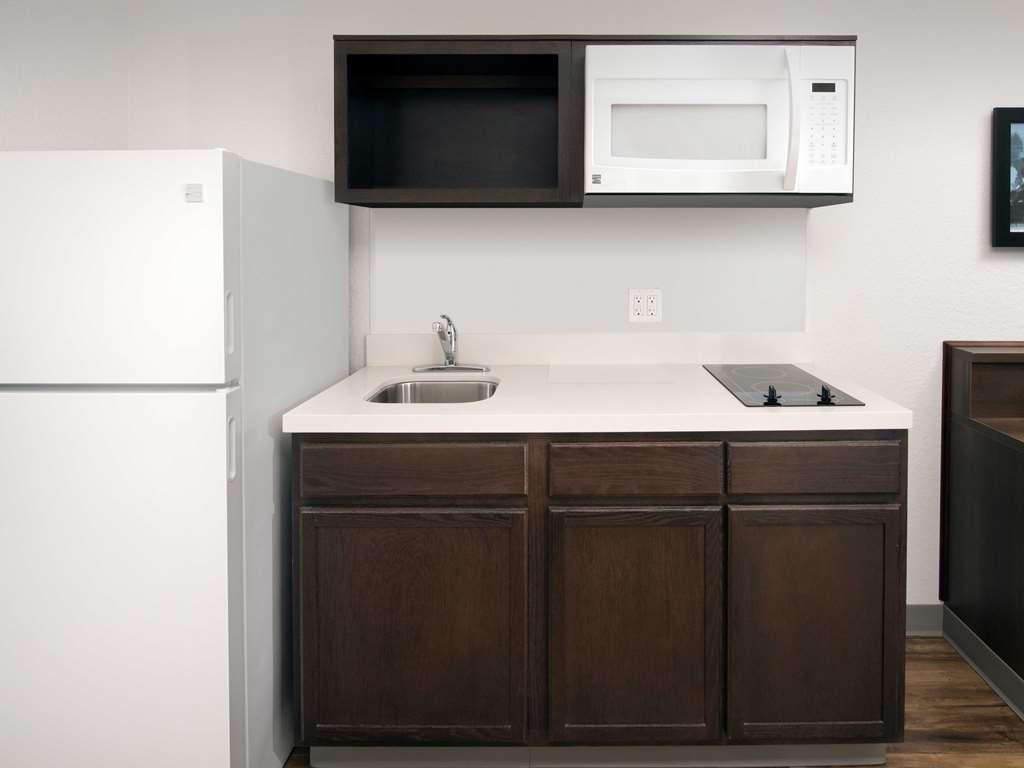 Extended Stay America Select Suites - Indianapolis - West 에이본 객실 사진
